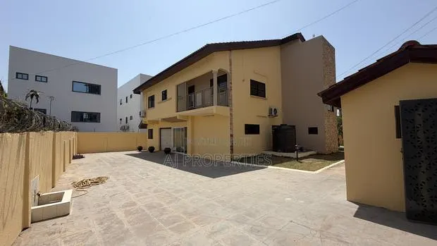 5bdrm House in East Legon for rent · Photo 1