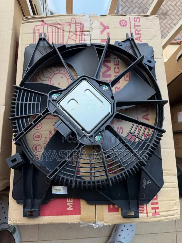 Honda CRV 2023 - 2025 Hybrid a/C Fan · Photo 4