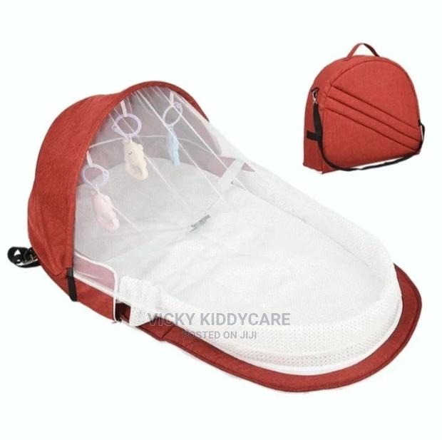 Portable Baby Bed · Photo 3