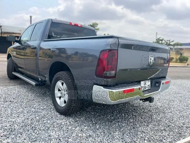 Dodge RAM 2021 Gray · Photo 1