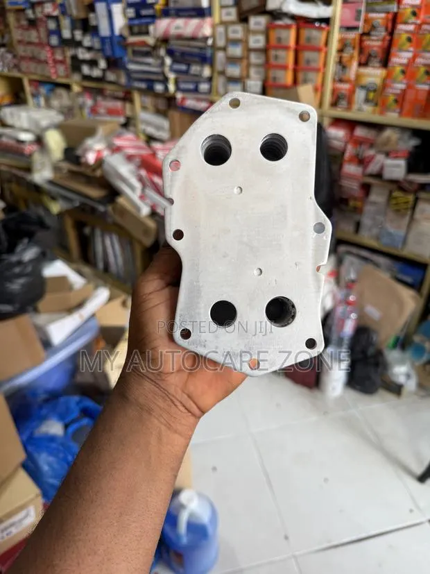 Engine Oil Cooler Porter Bongo 3 H-100 Grand Starex / H-1 · Photo 1