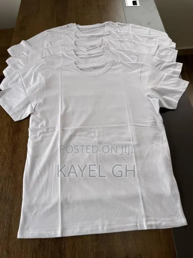 Plain Round Neck T-Shirts · Photo 1