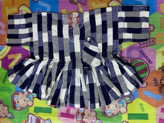 Sleeved Smocks for Men( Small Size) · Photo 1
