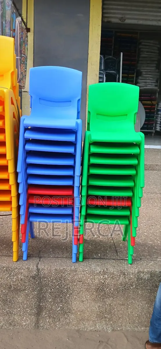 Affordable Kids Plastic Chairs · Photo 1