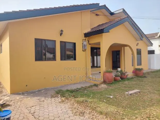 4bdrm House in Emefs Estate, Mataheko for sale · Photo 1
