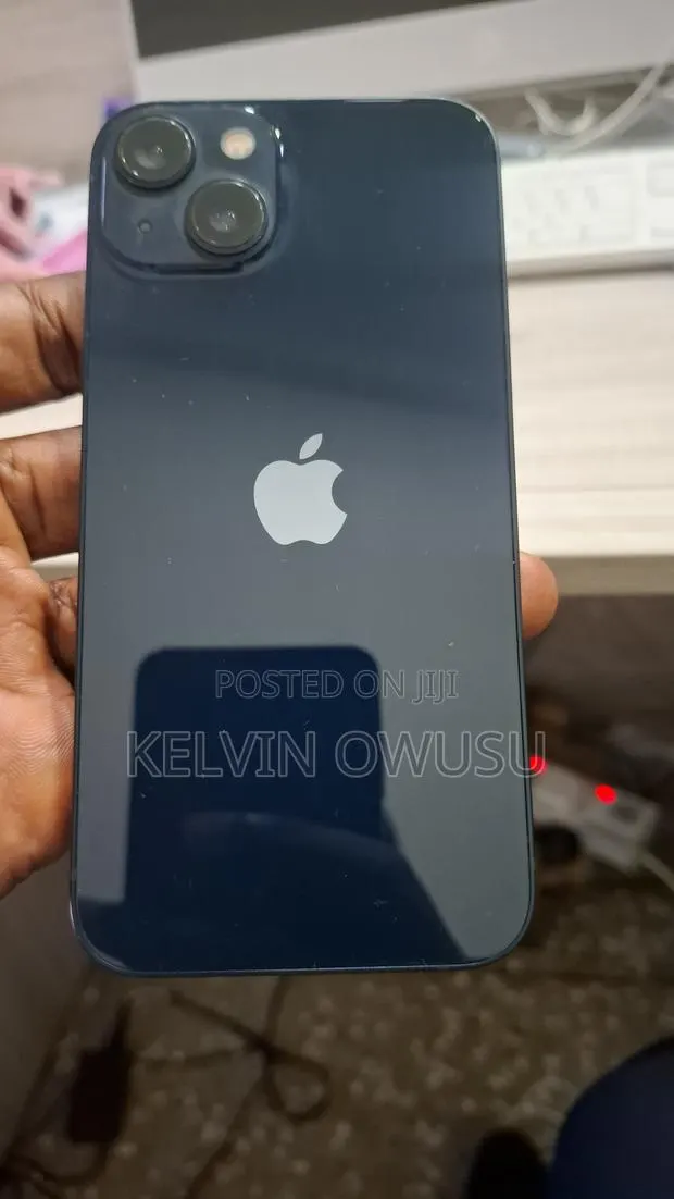 Apple iPhone 13 128 GB Blue · Photo 1