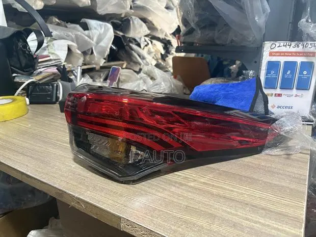 Toyota Highlander 2020,2021,2022 Taillight Normal (Bulb ) · Photo 1