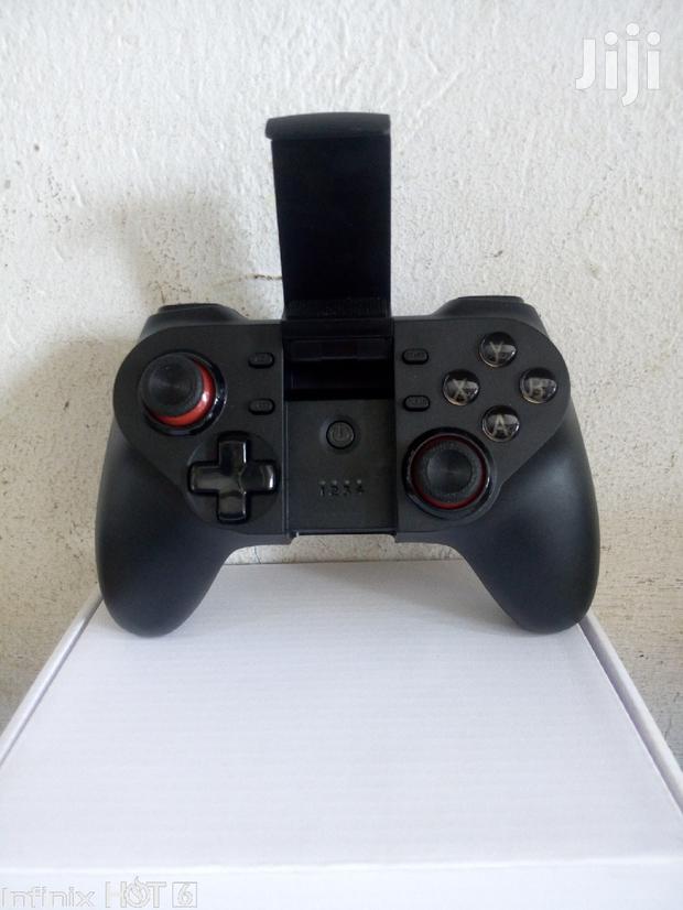 Wireles Bluetooth Gamepad/Controller · Photo 3