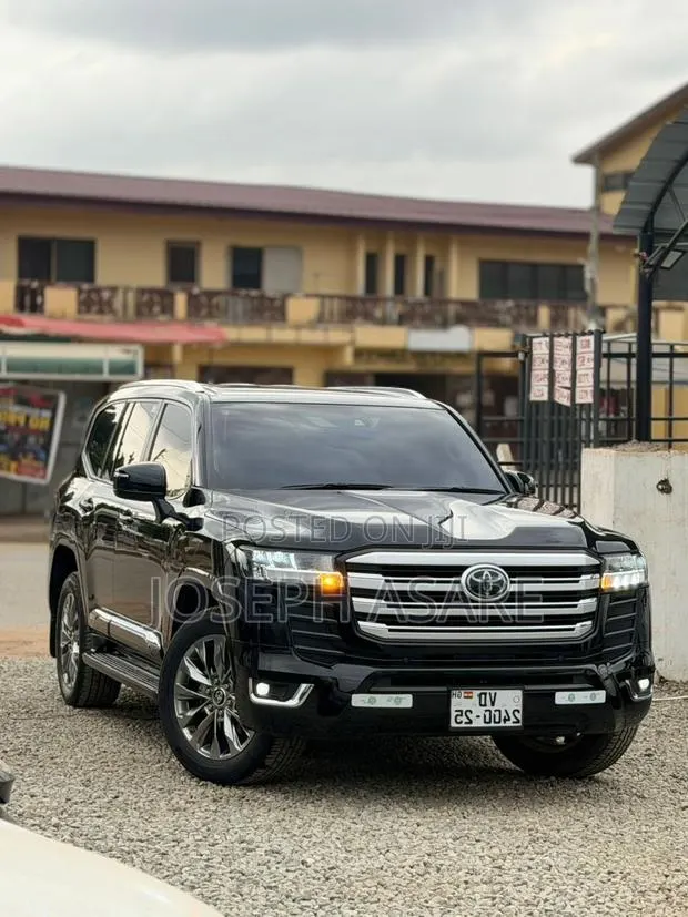 Toyota Land Cruiser 2022 Black · Photo 1