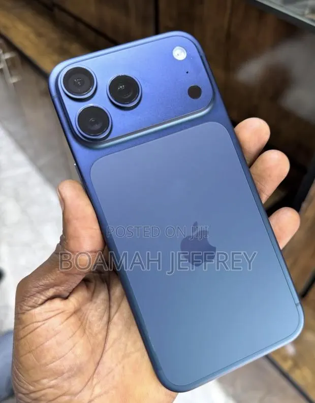 Apple iPhone 17 Pro Max 512 GB Blue · Photo 1