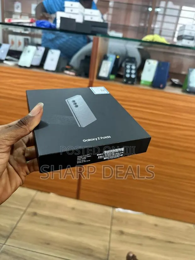 New Samsung Galaxy Z Fold6 256 GB Black · Photo 1