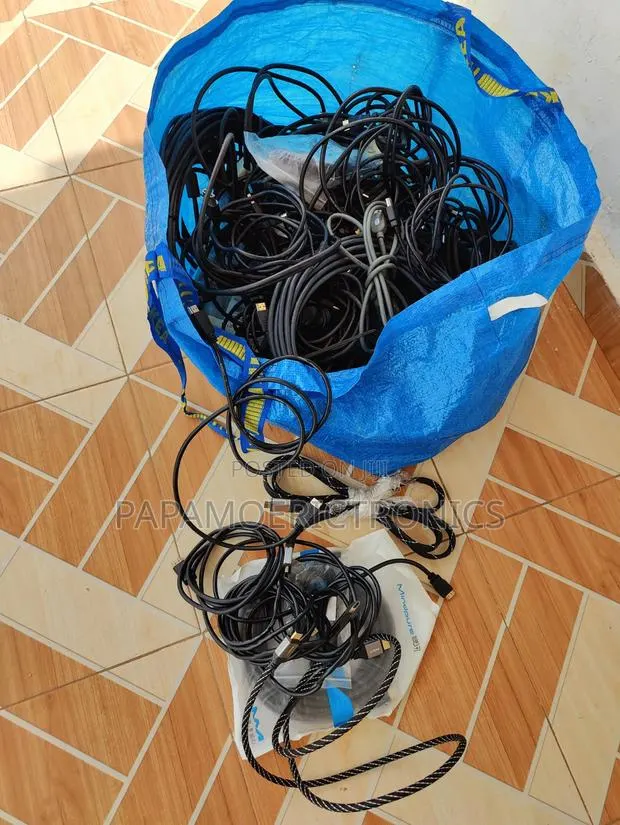 HDMI Cable · Photo 1