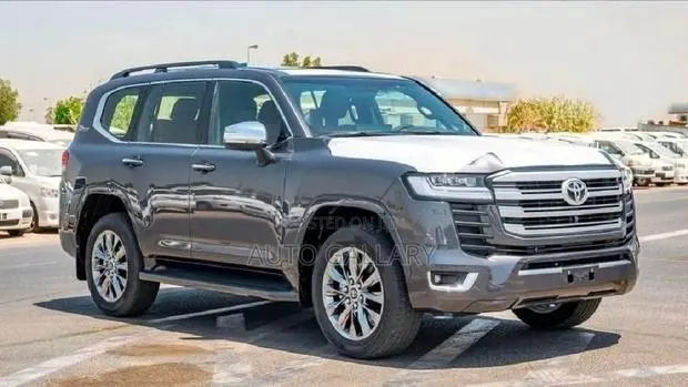 New Toyota Land Cruiser LC300 2025 Gray