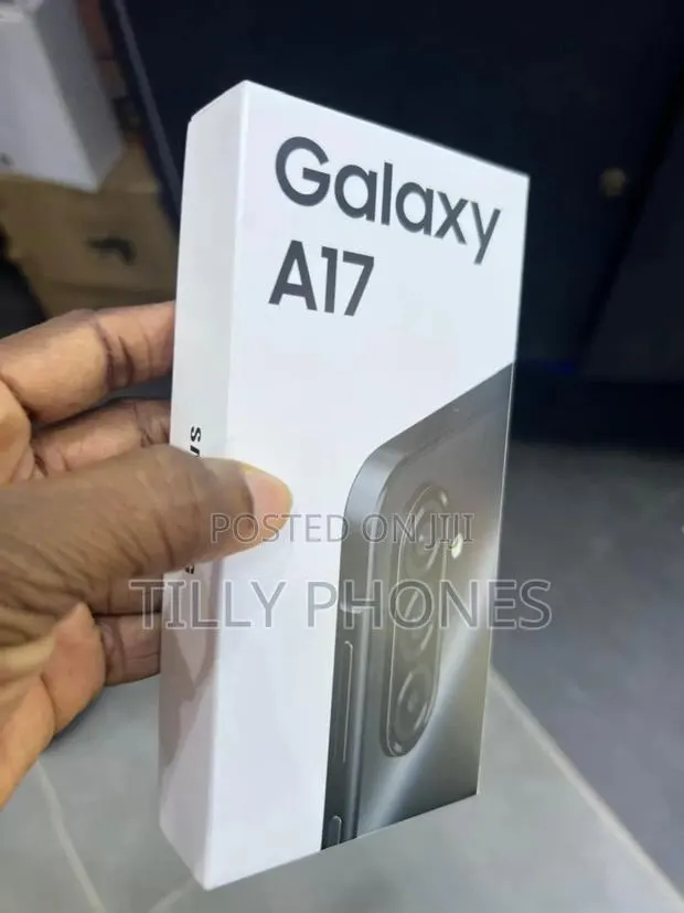 New Samsung Galaxy A17 128 GB Silver · Photo 1