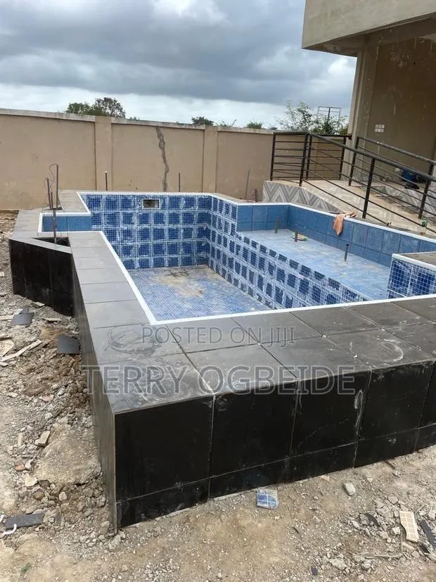 Swimming Pool Construction · Photo 1