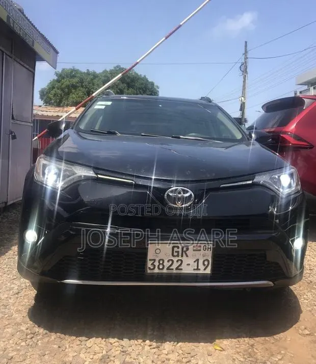 Toyota RAV4 2017 Black · Photo 1