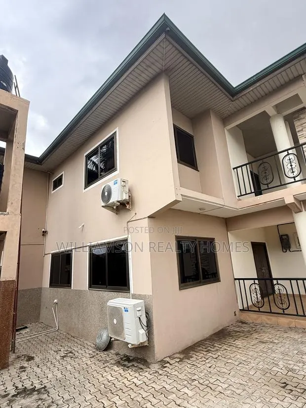 3bdrm Duplex in Community 18 Area, Spintex for rent · Photo 1