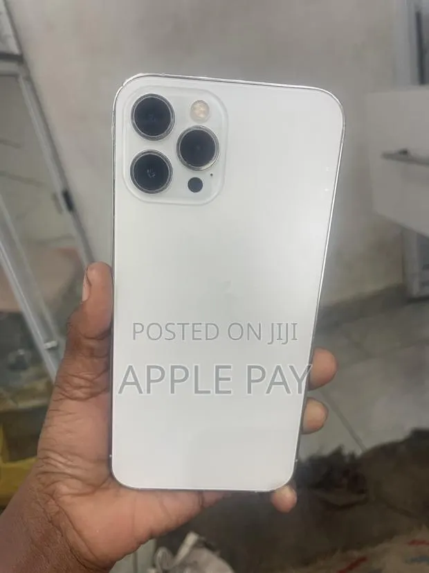 Apple iPhone 12 Pro Max 128 GB White · Photo 1