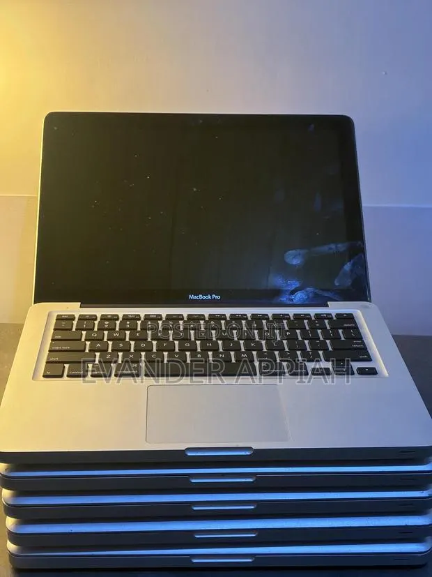 Laptop Apple MacBook 2011 8GB Intel Core i5 HDD+SSD 500GB · Photo 1