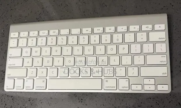 Apple Wireless Bluetooth Keyboard (A1314) · Photo 1
