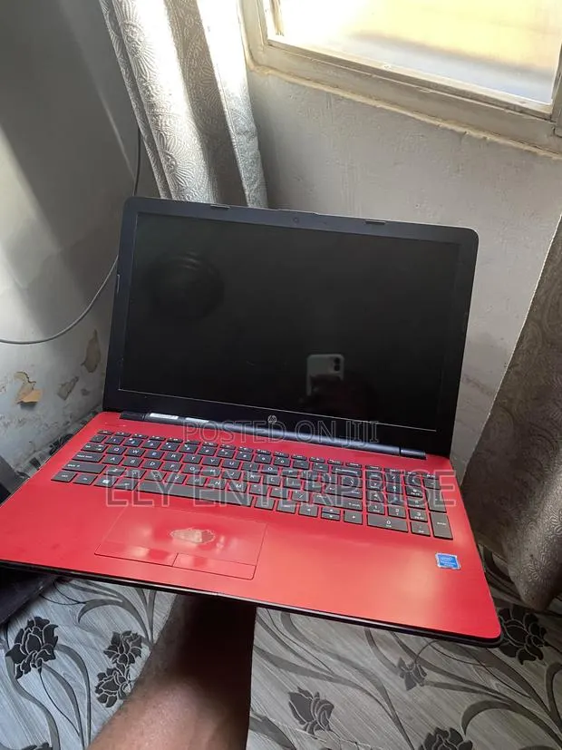 Laptop HP 15 8GB Intel Pentium HDD 500GB · Photo 1