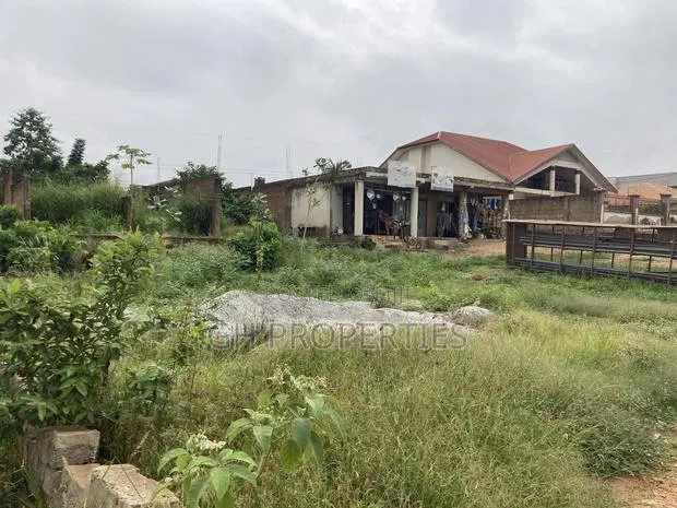 One Big Plot for Sale at Sokoban,Ampabame Main Road. · Photo 1