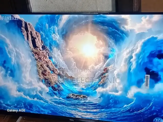 TCL 32” Led Television – Stylish, Compact Efficient · Photo 1