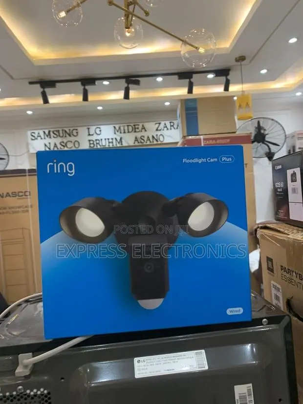 Quality Sleek Ring Floodlight Cam Plus | Outdoor Flood Light · Photo 1