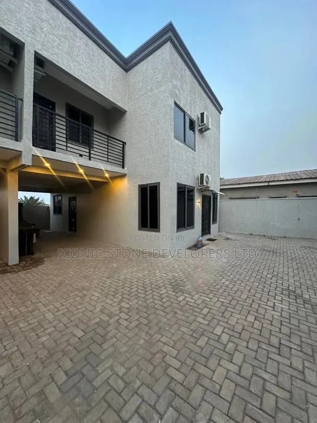 3bdrm Townhouse / Terrace in Lakeside for rent · Photo 1