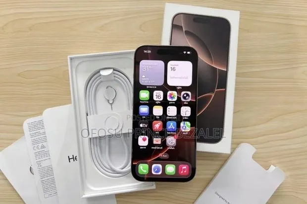 Apple iPhone 16 Pro 256 GB Gold · Photo 1