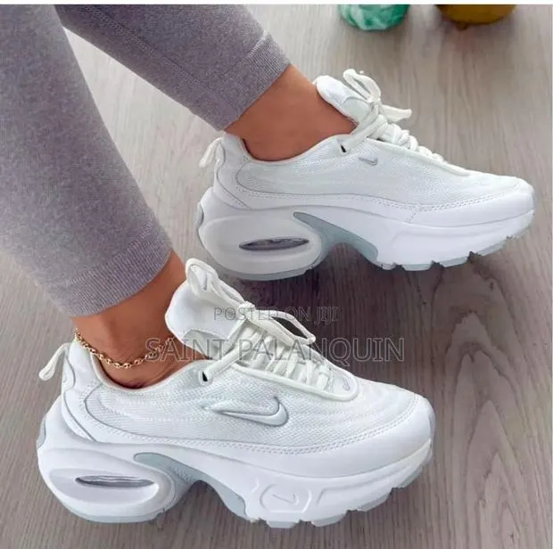 White Nike Airmax · Photo 1