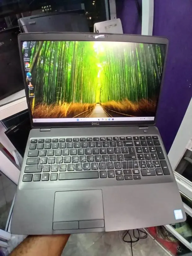 Laptop Dell Latitude 5500 8GB Intel Core i5 SSD 256GB · Photo 1
