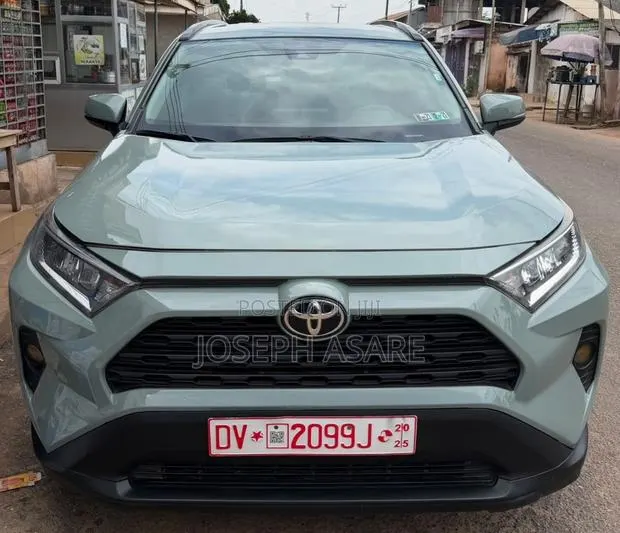 Toyota RAV4 XLE AWD 2020 Gray · Photo 1