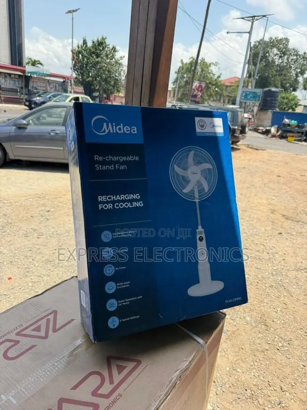 Authentic New White Rechargeable Fan 18”Midea · Photo 1