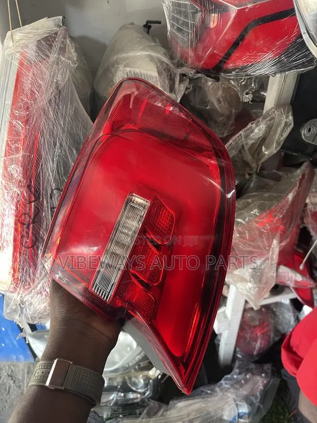 Toyota Camry Spider 2012-2014 Taillight Spec Right · Photo 1