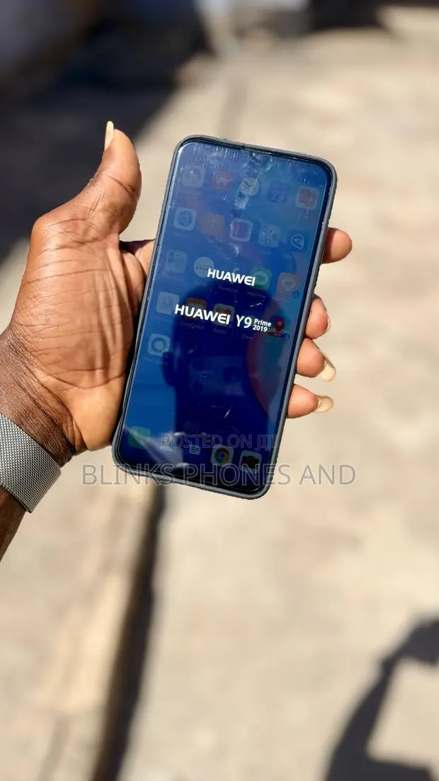 Huawei Y9 Prime 2019 128 GB Gold · Photo 1