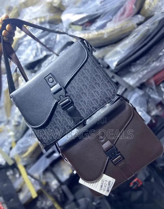 Pure Leather Dior Men Mini Side-Bag Very Durable. · Photo 1