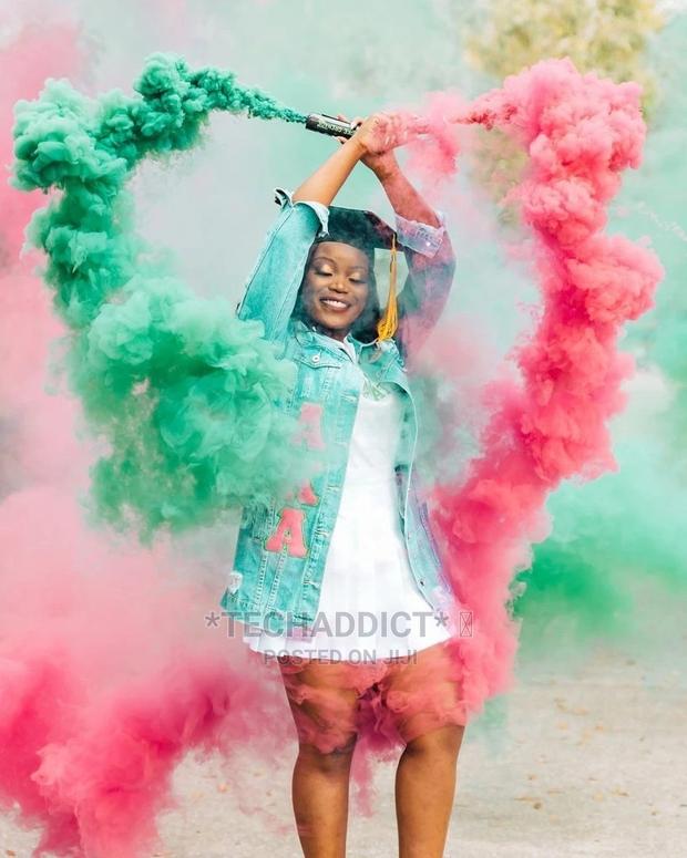 Color Smoke . · Photo 1