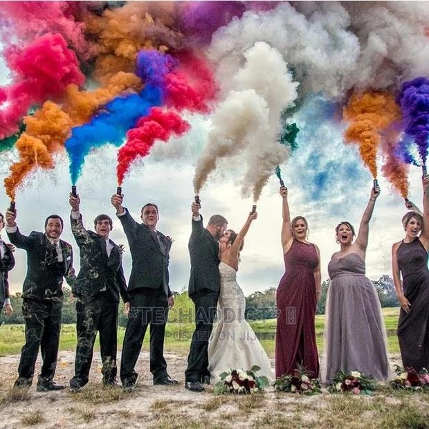 Color Smoke . · Photo 3