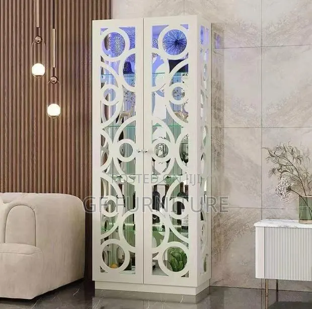 Corner Bar (Curio Cabinet) · Photo 1