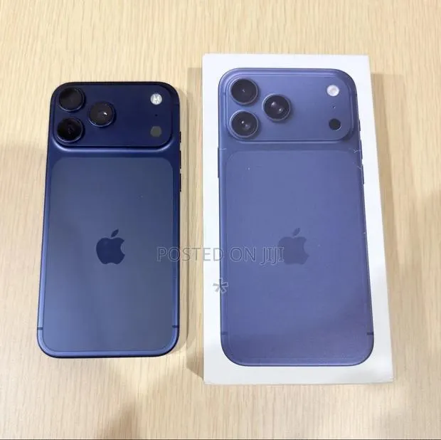Apple iPhone 17 Pro Max 512 GB Blue · Photo 1