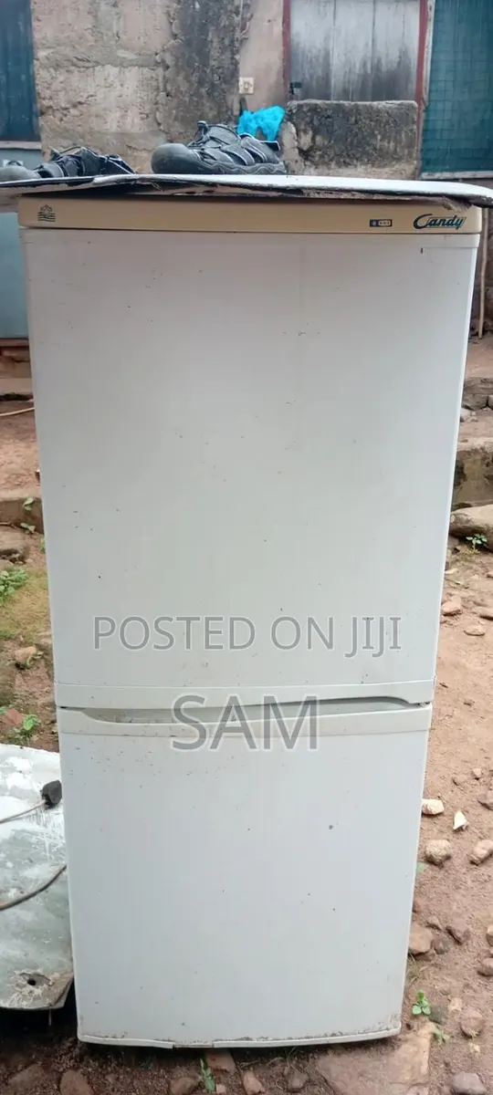Refrigerator · Photo 1