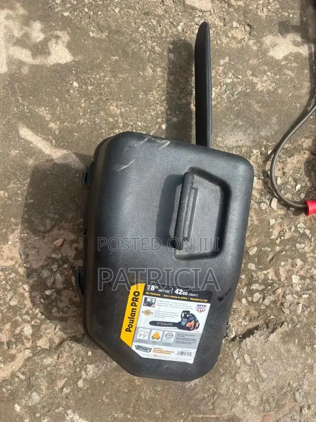 Poulan Pro 18" 42cc Petrol Chainsaw With Carrying Case · Photo 1