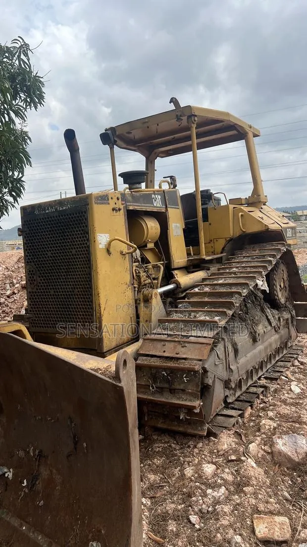 Caterpillar D6M XL Crawler Dozer/Bulldozer · Photo 1