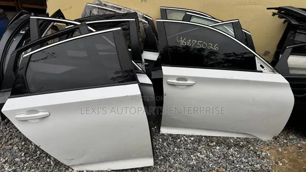 Honda Accord 2018,2019,2020,2021 Doors Available · Photo 1