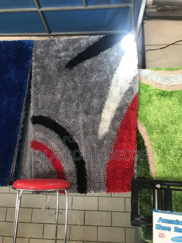 Center Carpet Wool-Rug · Photo 1