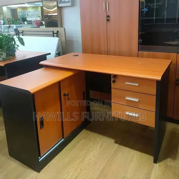 Office Executive L -Shape Desk · Photo 1