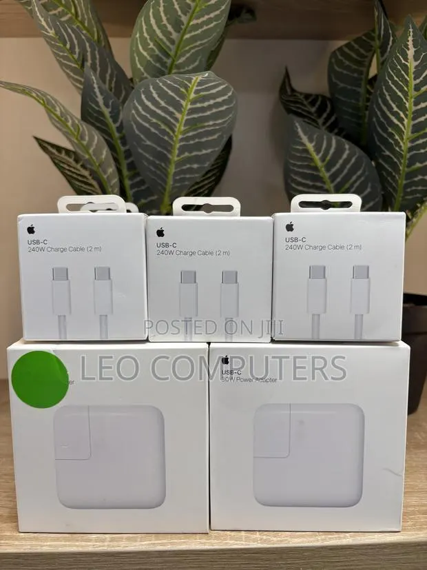 MacBook Charger 30watts · Photo 1