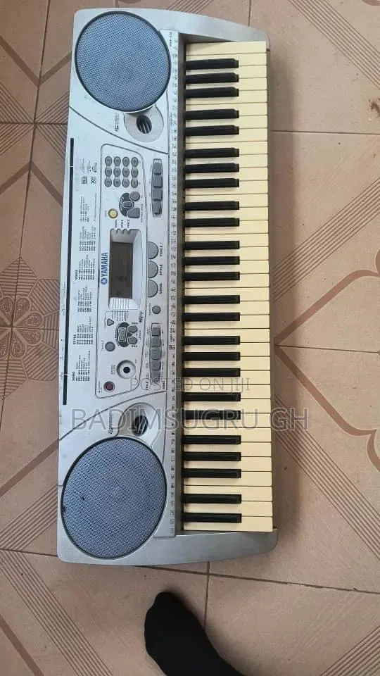 Yamaha PSR275 · Photo 1