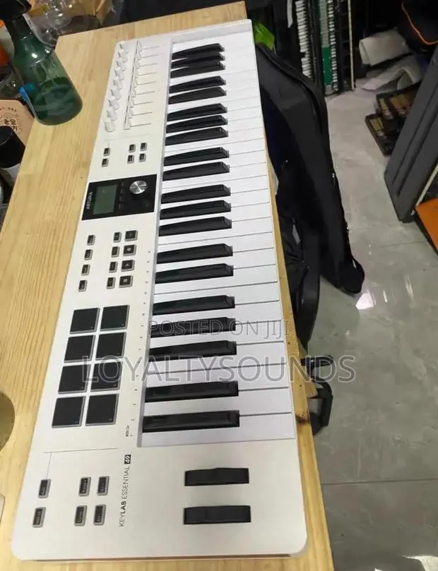Arturia Keylab Essential 49 Mk3- White · Photo 1
